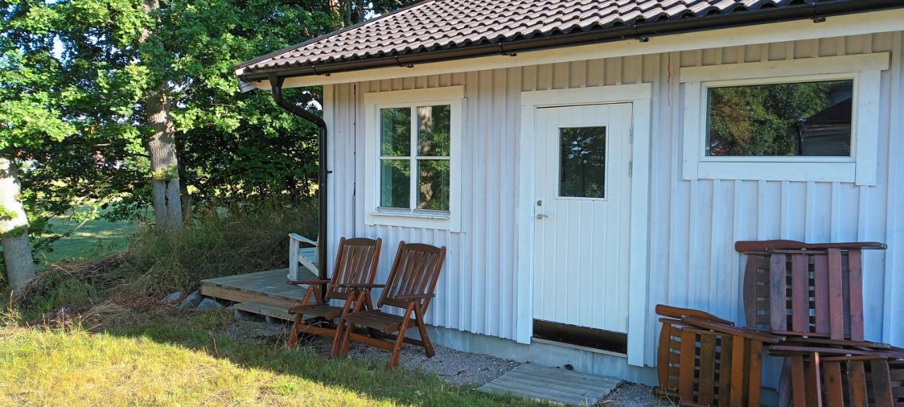 Saxemara Med Minikoek Och Badrum Ronneby Exterior foto